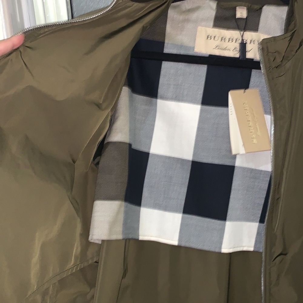Authentic Burberry jacket - Picture 10 of 16